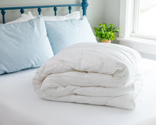 Load image into Gallery viewer, &quot;Tapping Out&quot; Snoozer® Sleep Alternative Down Duvet